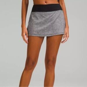 Lululemon Pace Rival Mid-Rise Skirt Gray and Black Athletic Skirt Size 4
